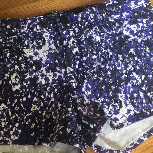 Joe’s Jeans Shorts - Picture 6 of 7